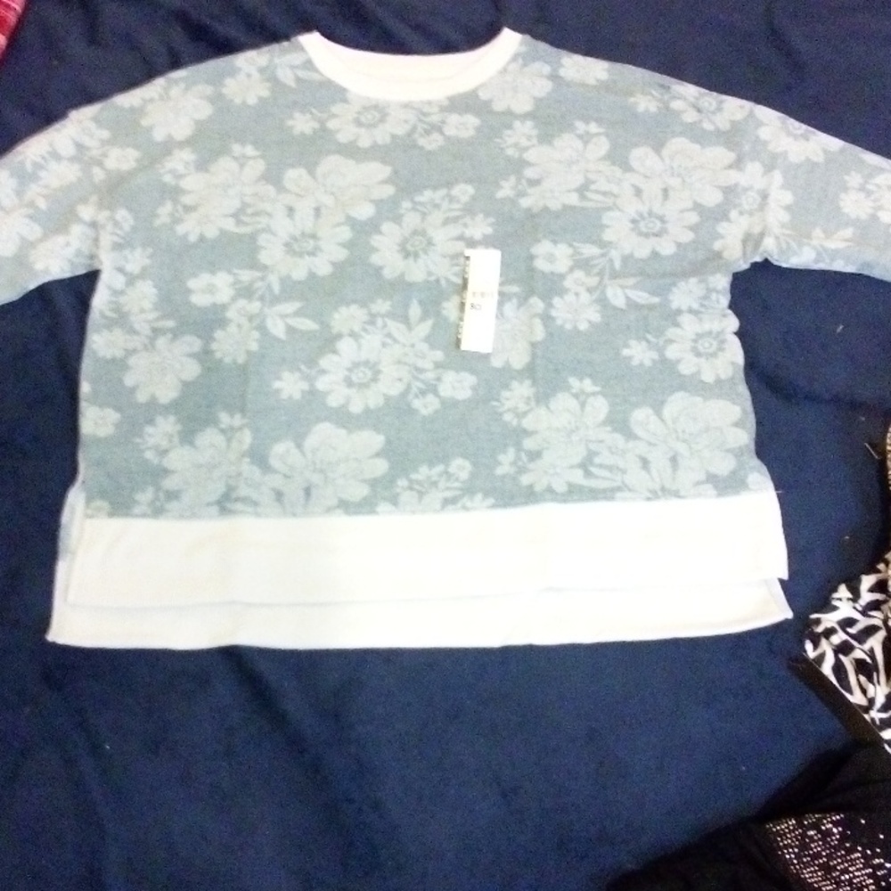 Pretty floral cotton sweater